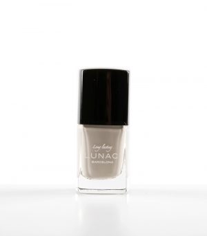 nailpolish-light-gray-08-1